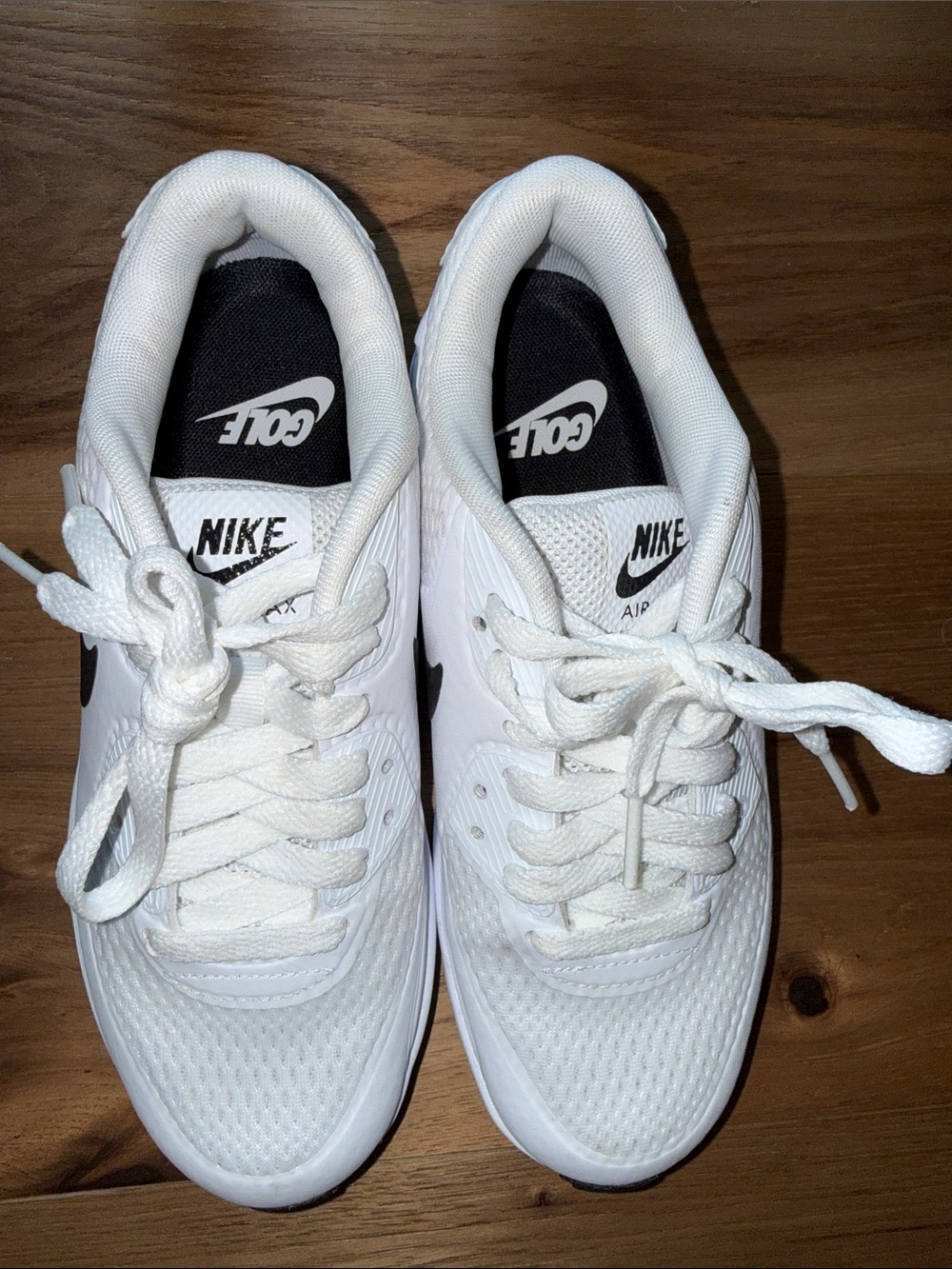 Nike White Low-Top Golf Sneakers with Black Insoles